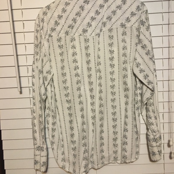 Long sleeve white button down - Picture 2 of 2